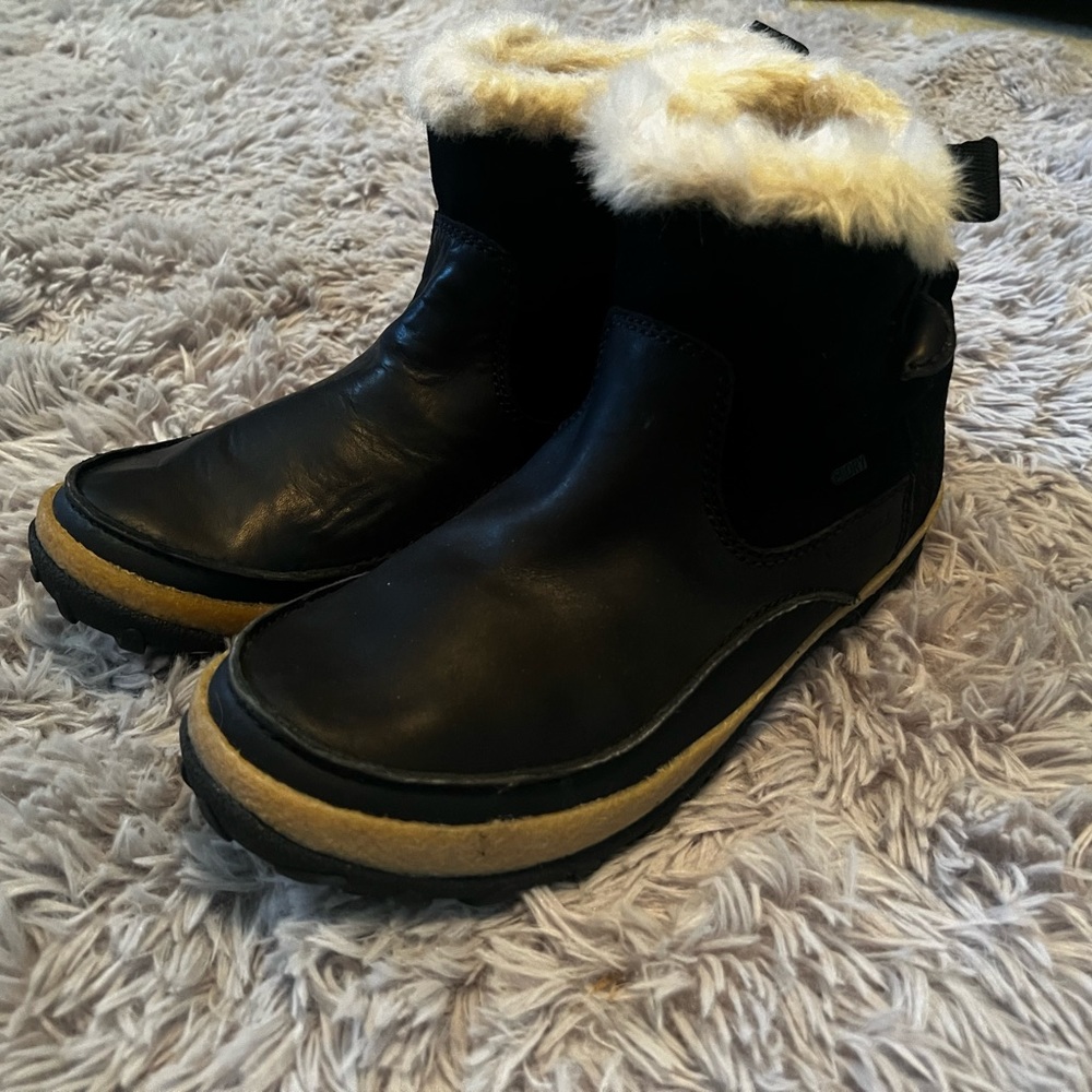 Black Merrell Women’s Tremblant Pull on Polar WTPF snow boots size 10
